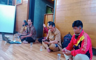 Rapat Guru Persiapan Pembelajaran Jarak Jauh Semeter Genap Tahun  Pelajaran 2025-2026